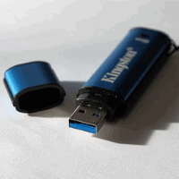 der USB-Speicherstick