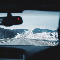 die Windschutzscheibe